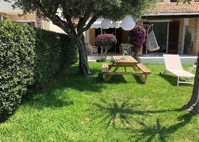 Aqua Seafront Corfu House With Garden Casa de Férias