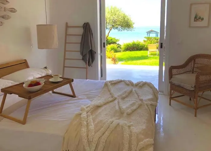 Aqua Seafront Corfu House With Garden Casa de Férias Glyfáda